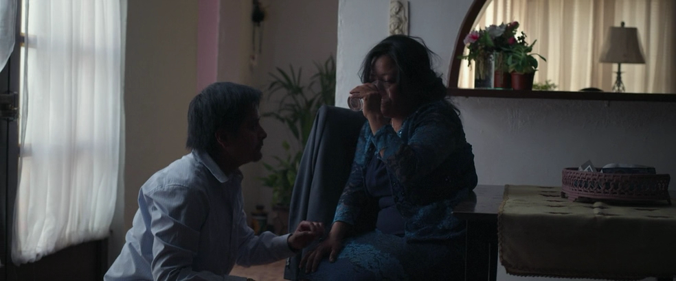 Новый порядок (2020) WEB-DLRip-AVC_ivanes.mkv_20210624_213714.138.png