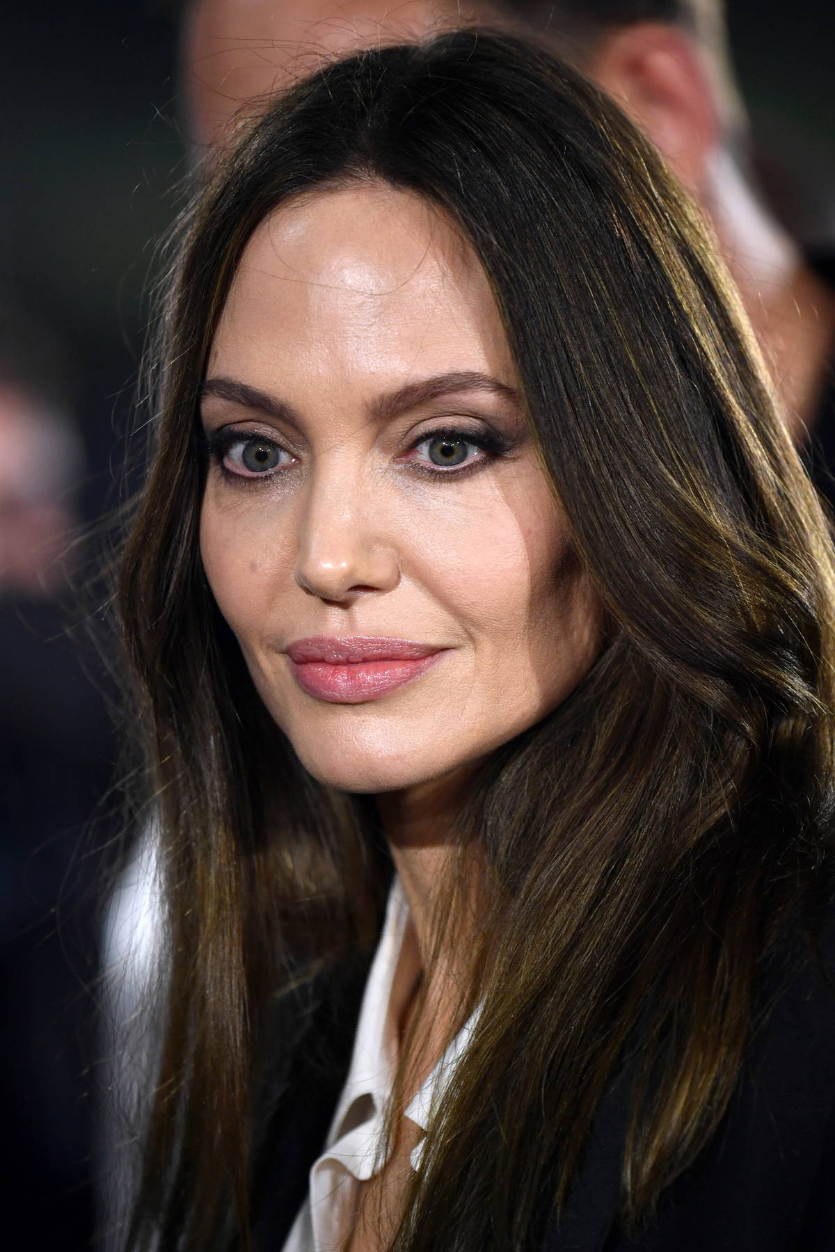 angelina-jolie-uk-gala-screening-of-eternals-271021_Kosty555info_15.jpg