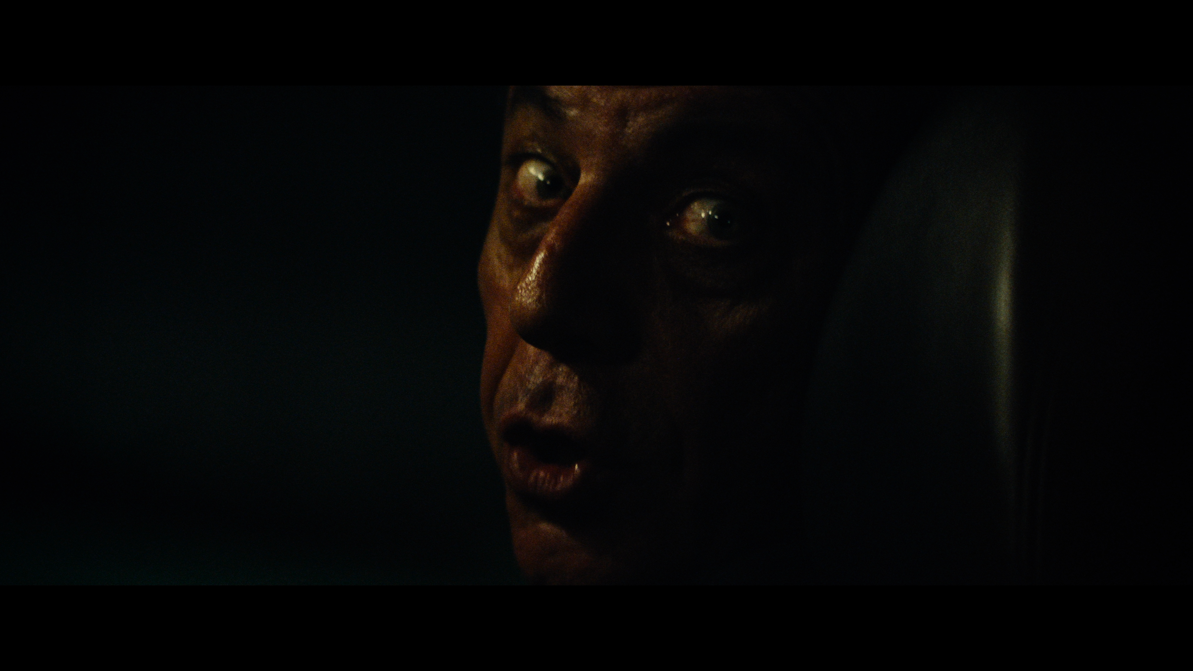 Uncut.Gems.2019.2160p.UHD.BDRemux.DoVi.P8.TrueHD.Atmos.7.1.by.DVT.mkv_20211128_113552.734.png