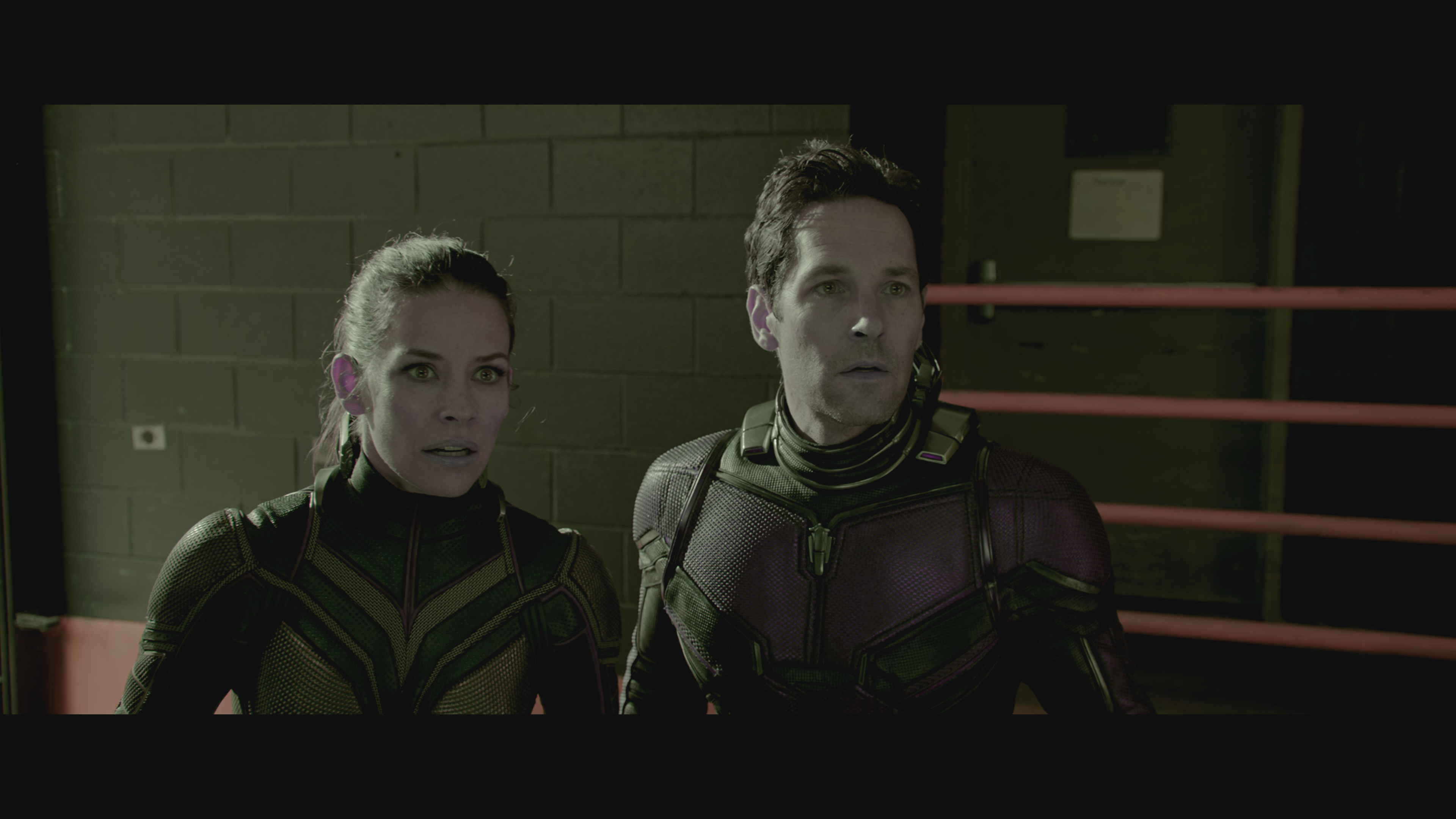 Ant.Man.and.the.Wasp.2018.IMAX.2160p.DSNP.WEB-DL.DDP5.1.Atmos.DoVi-DVT.mp4_snapshot_00.28.30_[2021.12.01_18.07.52].png