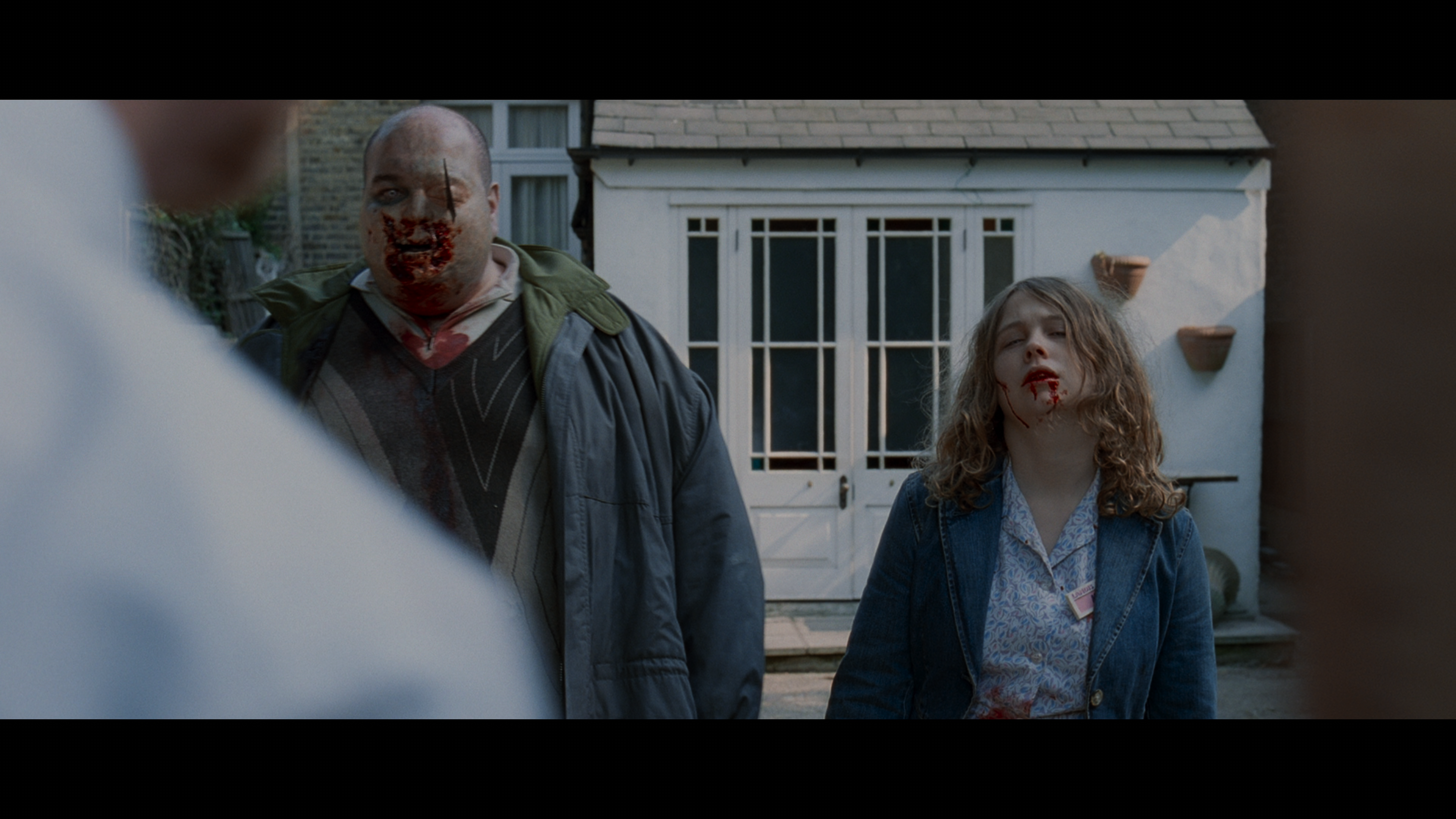Shaun.of.the.Dead.2004.UHD.BDRemux.2160p.HDR.DoVi.Hybrid.P8.by DVT.mkv_snapshot_00.34.45_[2022.01.04_17.09.02].png