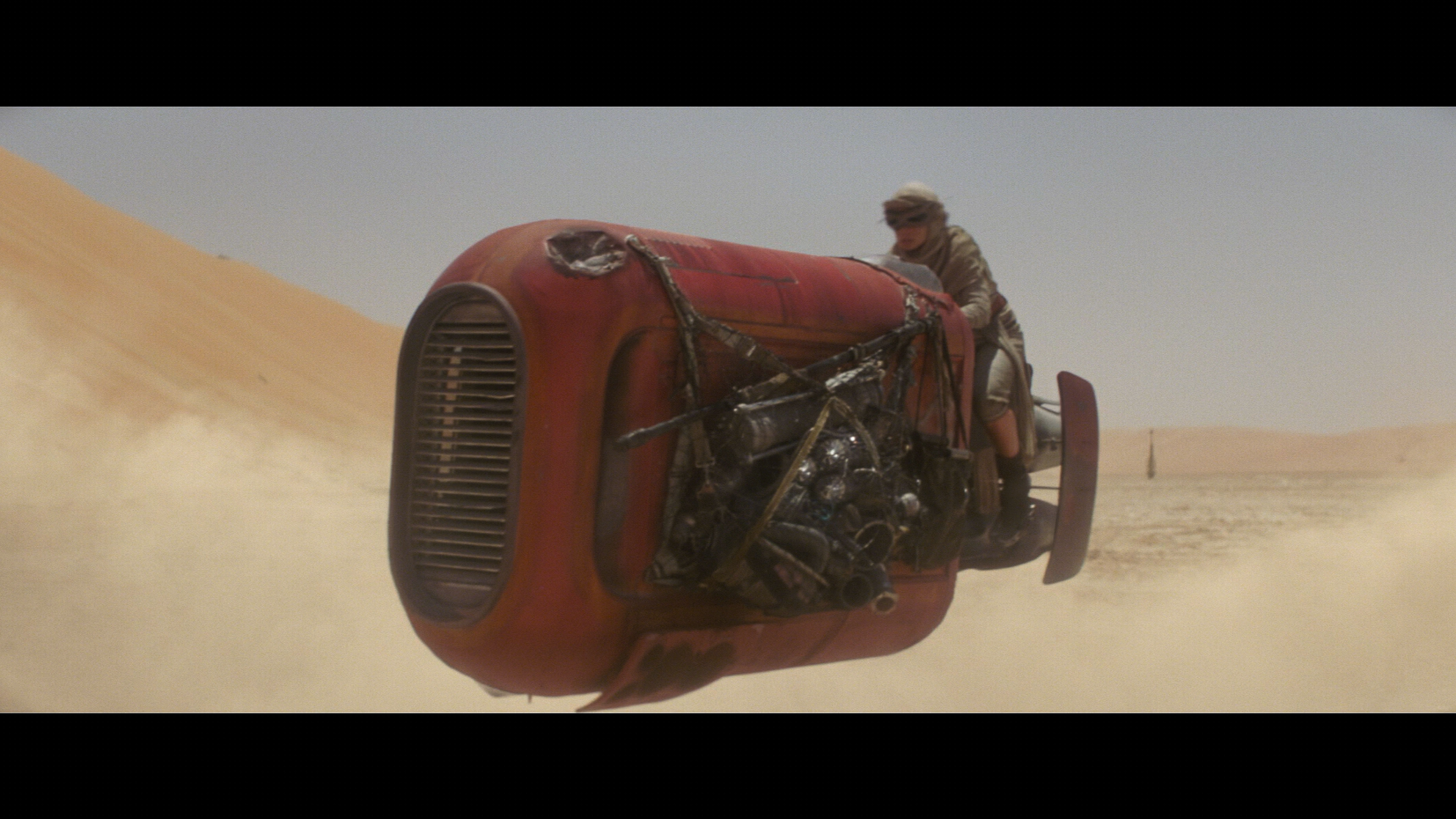 Star.Wars.Episode.VII.The.Force.Awakens.2015.2160p.UHD.BDRemux.TrueHD.Atmos.7.1.P8.HYBRID.DoVi-DVT.mkv_001217.550.png