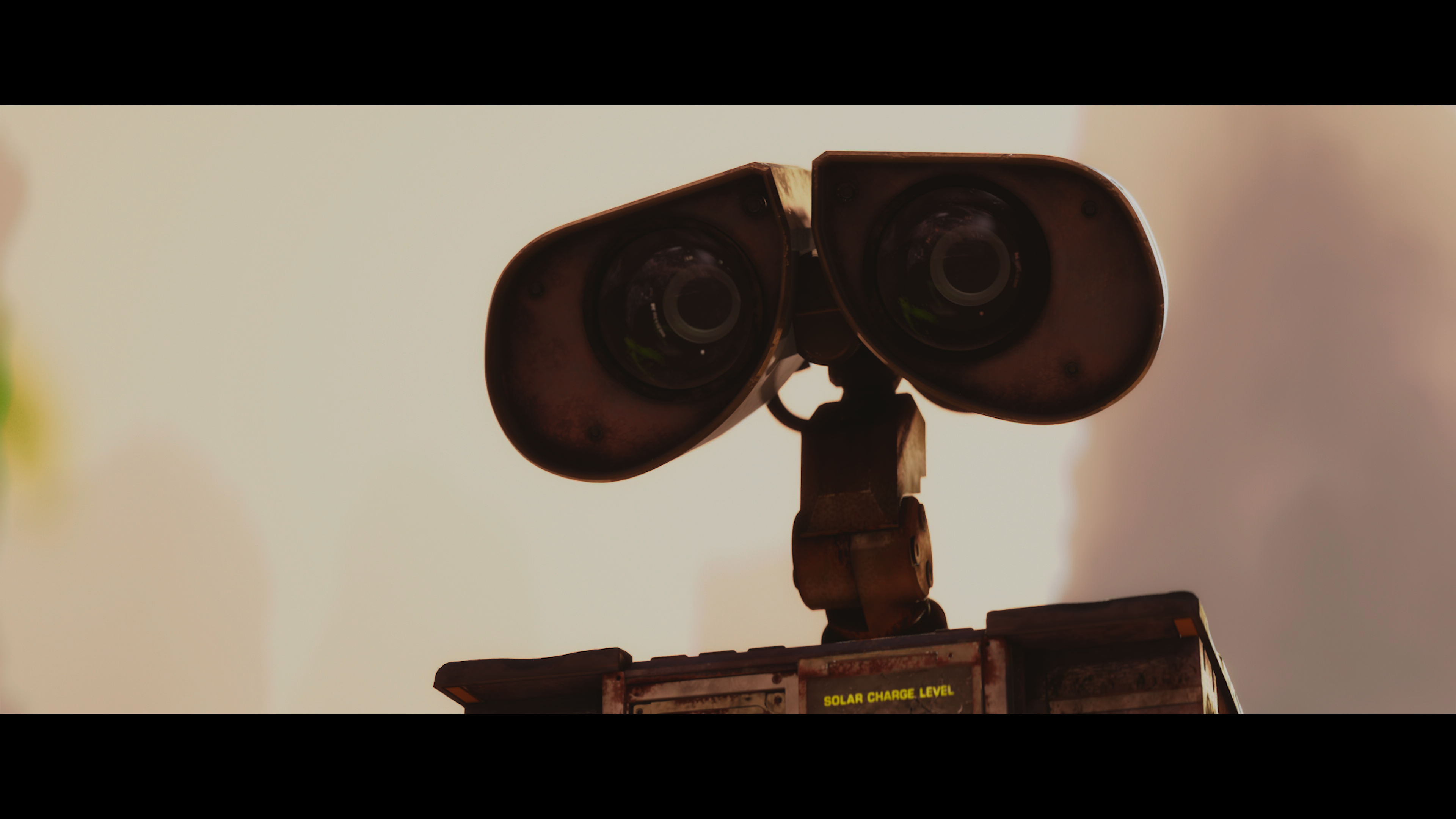 WALL-E.2008.2160p.UHD.BDRemux.HDR.DoVi.P8.Hybrid.by.DVT.mkv_snapshot_00.11.42_[2022.02.27_21.33.39].png