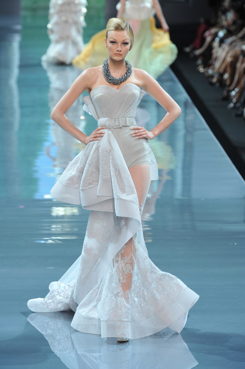 christian-dior-fall-2008-couture-00340h-caroline-trentini.jpg