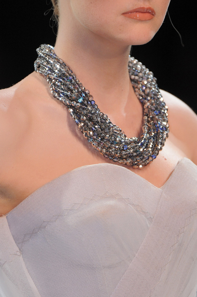 christian-dior-fall-2008-couture-details-00560h.jpg