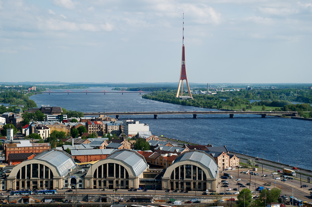 Река в риге. Река Даугава Рига. Даугава Западная Двина. Рига Двина. Западная Двина Рига.