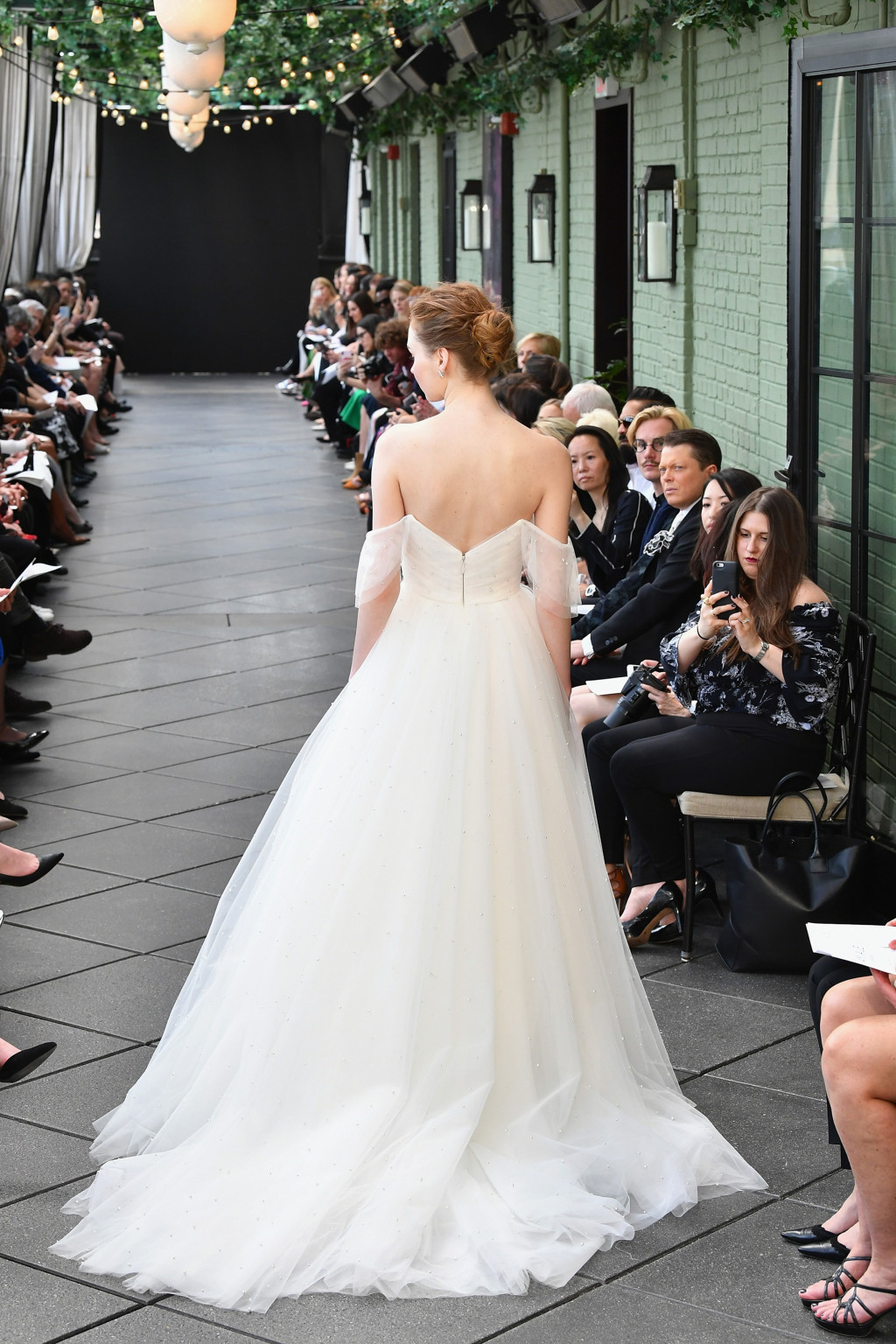 945919116-amsale-bridal-spring-2019-vogue-pr.jpg