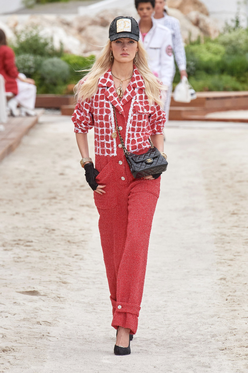 00005-chanel-resort-2023-monaco-credit-gorunway.jpg