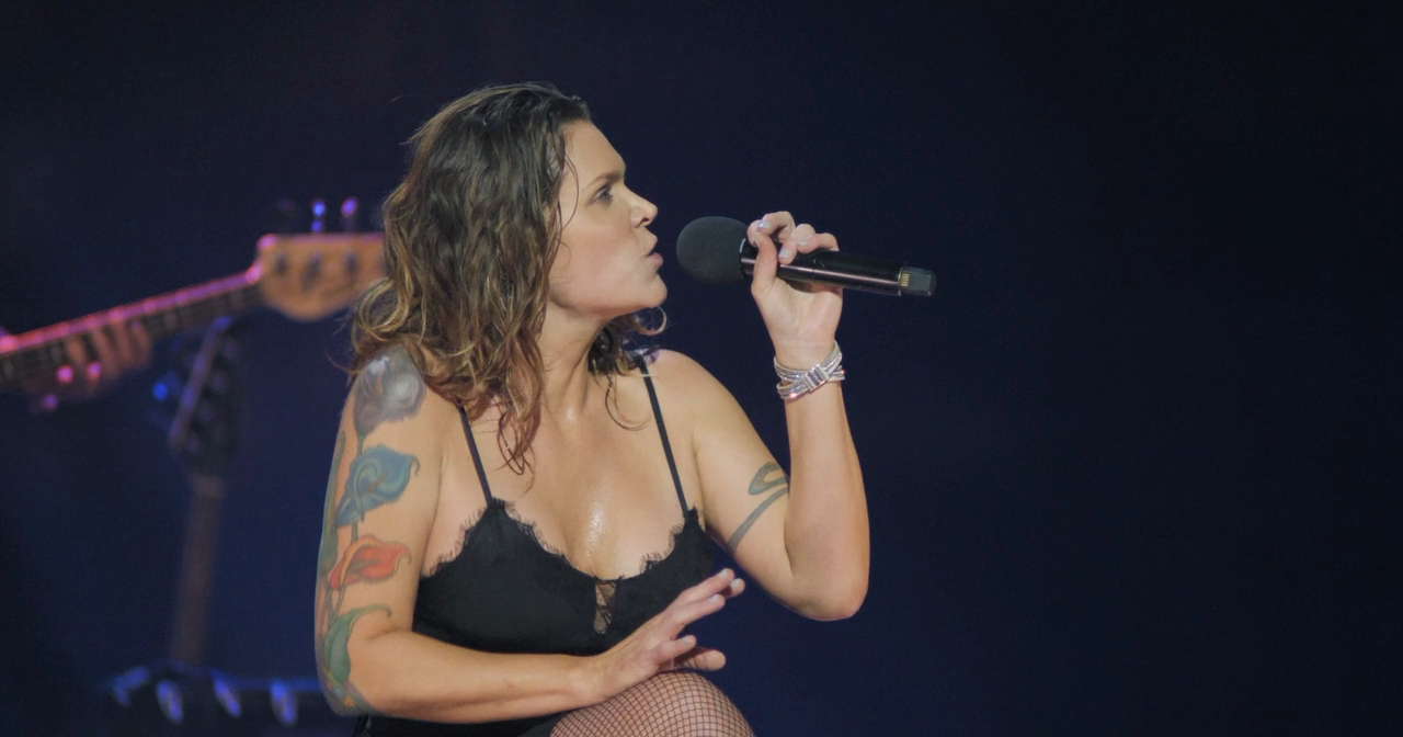Beth Hart - RAH.2018.BDRip720p.mkv_20220509_081708.261.png