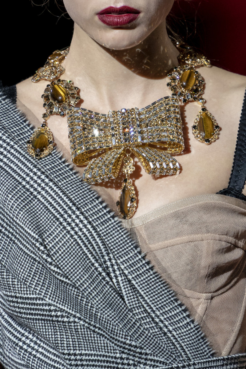 Dolce+Gabbana+Fall+2019+Details+0d7juh96MbLx.jpg