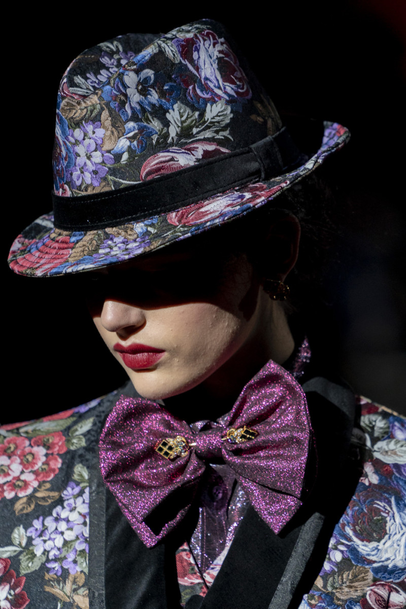 Dolce+Gabbana+Fall+2019+Details+OwVkRGS3dYkx.jpg