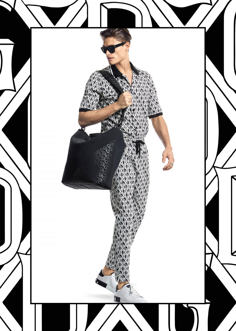dolce-and-gabbana-summer-2020-man-collection-1881.jpg