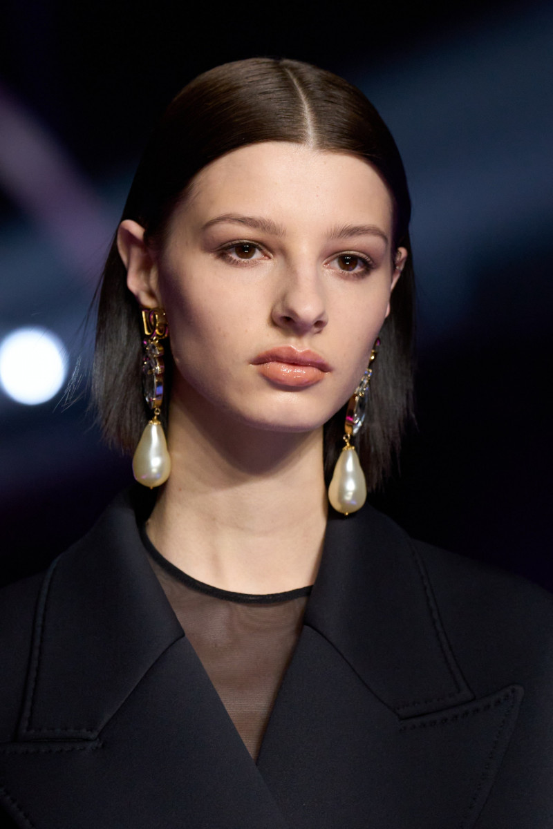 00052-dolce-and-gabbana-fall-2022-ready-to-wear-milan-details-credit-gorunway.jpg