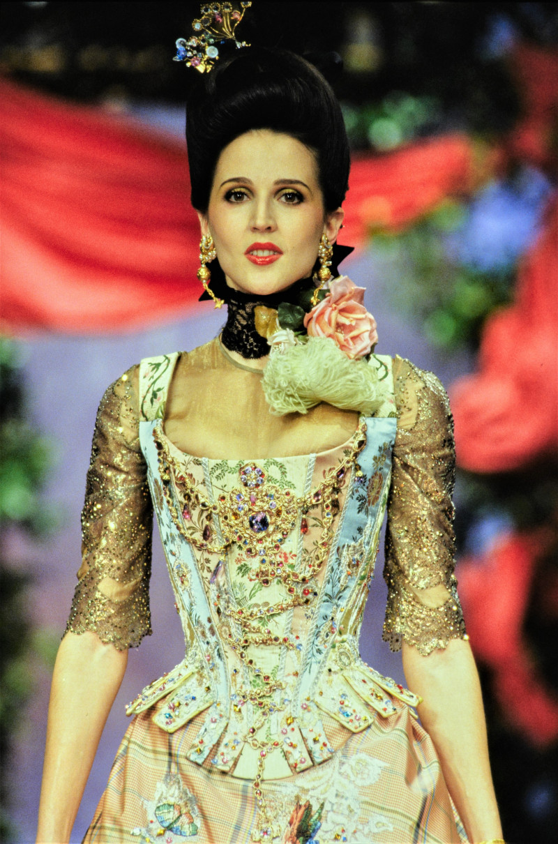 050-christian-lacroix-spring-1994-couture-CN10056706-suzanne-von-aichinger.jpg