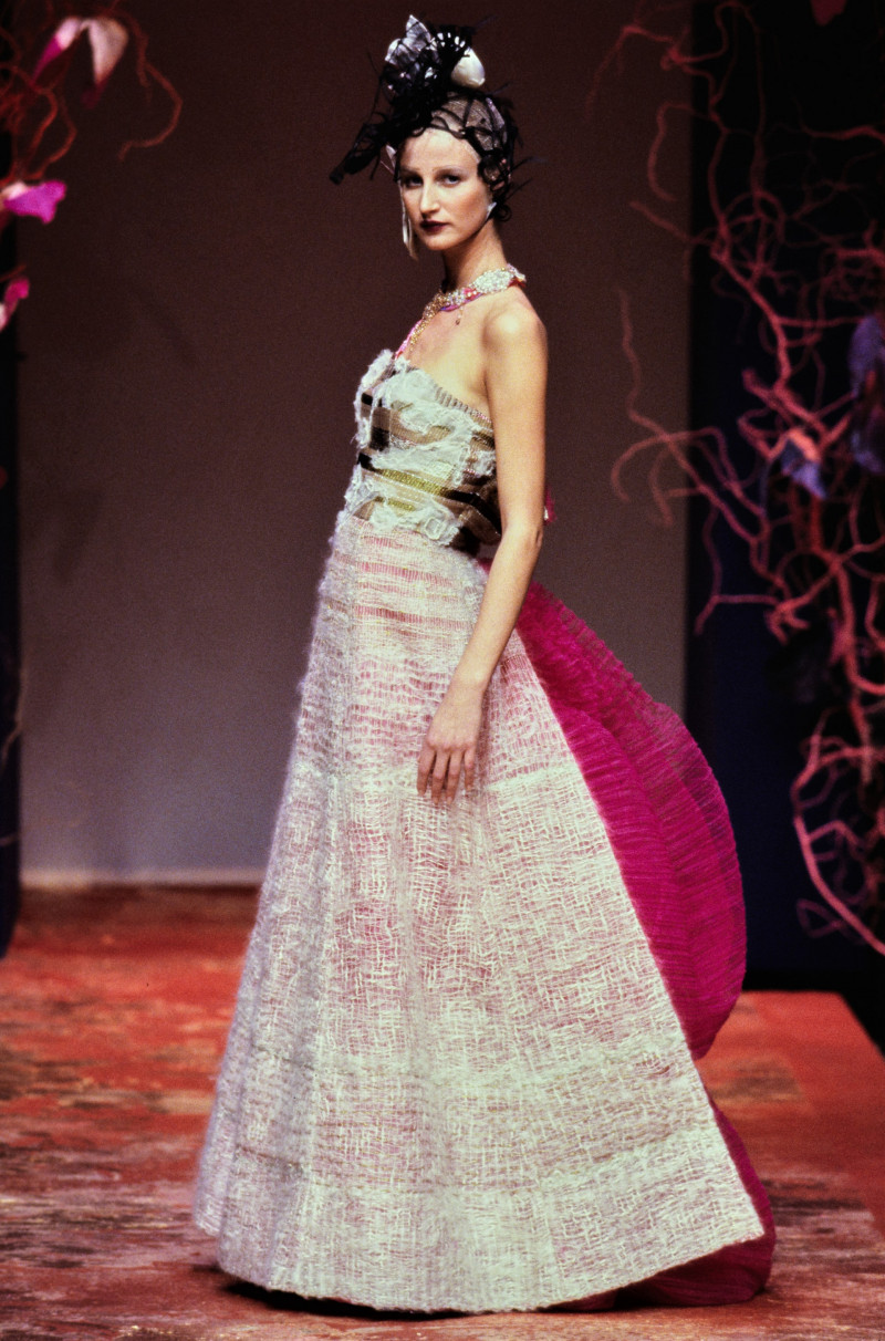 035-christian-lacroix-spring-1999-couture-detail-CN10056989-esther-de-jong.jpg