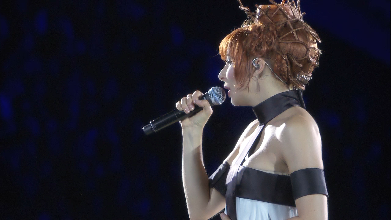 Mylene Farmer - Stade de France (BD Rip 720p).mkv_20220722_172825.397.png