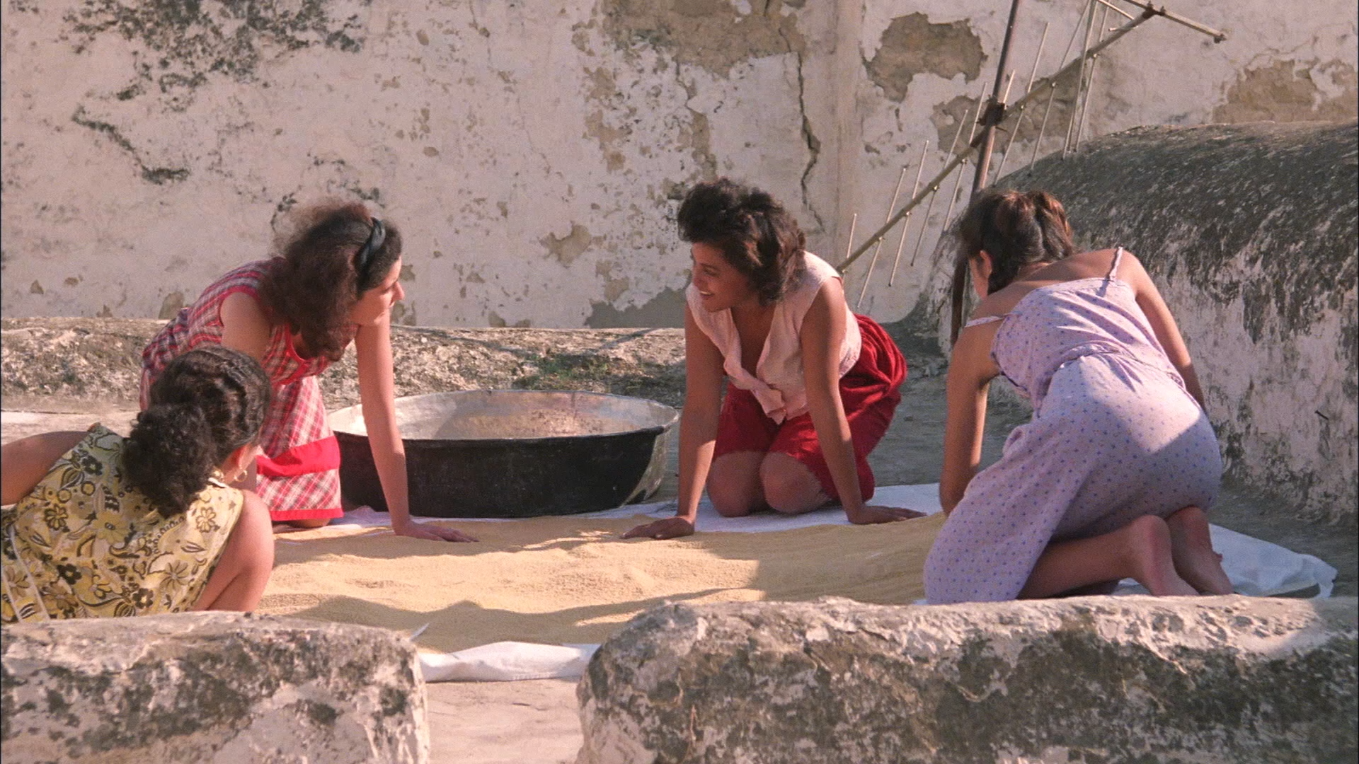 Asfour Stah 1990 BDRemux 1080p.mkv_snapshot_00.07.36.png