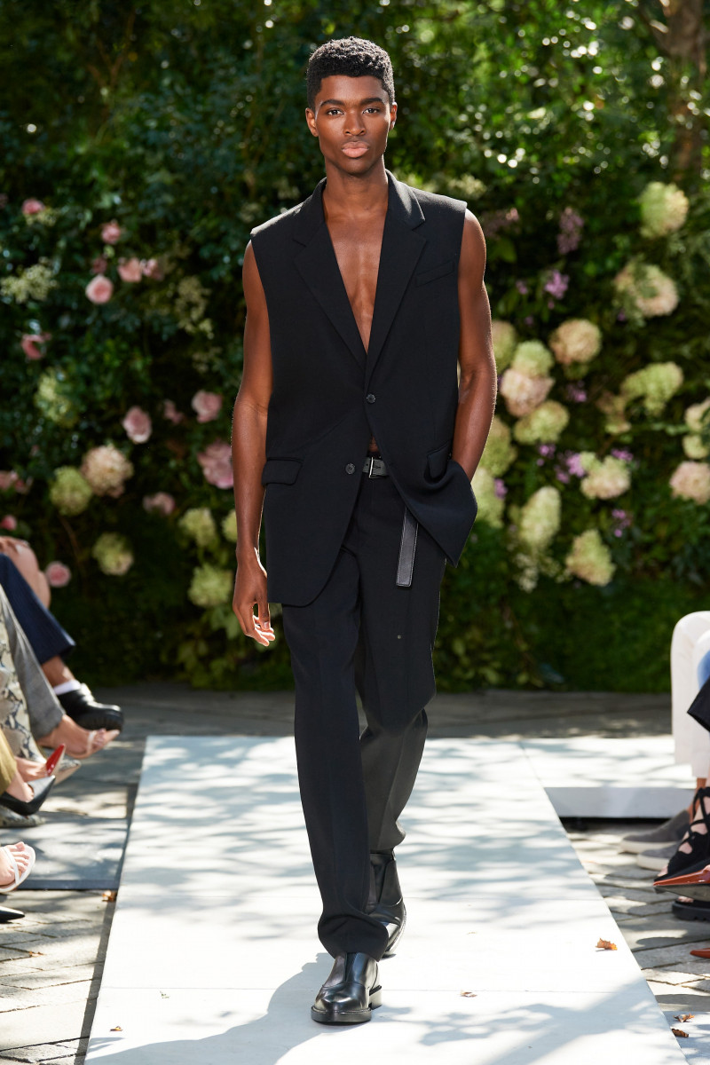 00057-Michael-Kors-Spring-22-RTW-New-York-credit-gorunway.jpg