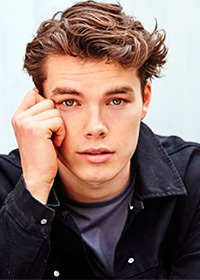 Сэм Корлетт