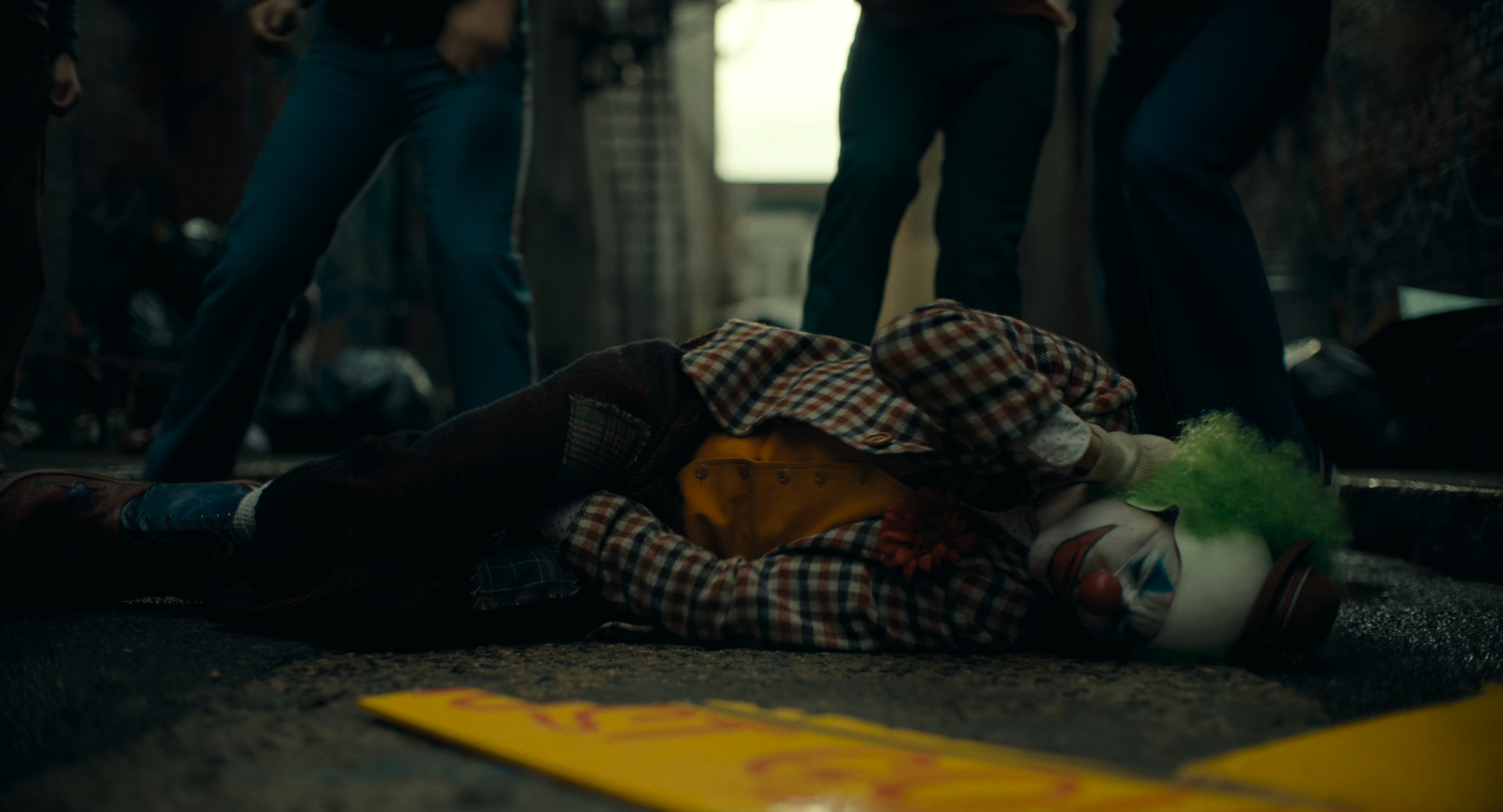 Джокер (Joker) 2019.mkv_snapshot_00.03.01.649.jpg