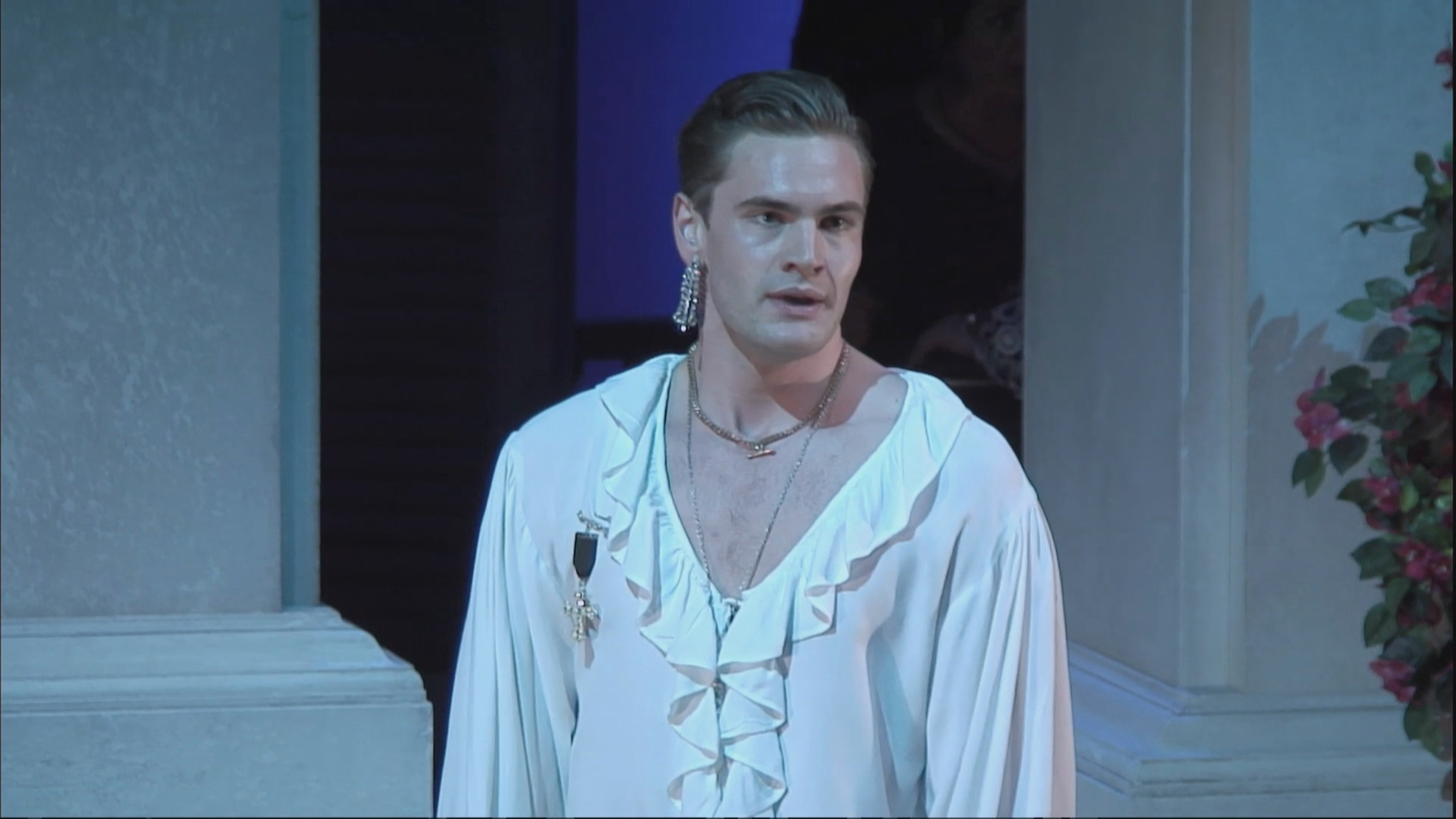 Много шума из ничего. Much Ado About Nothing (Sonia Friedman Productions, Wyndham's Theatre, dir. Josie Rourke, 2011).mkv_20230220_112930.182.png