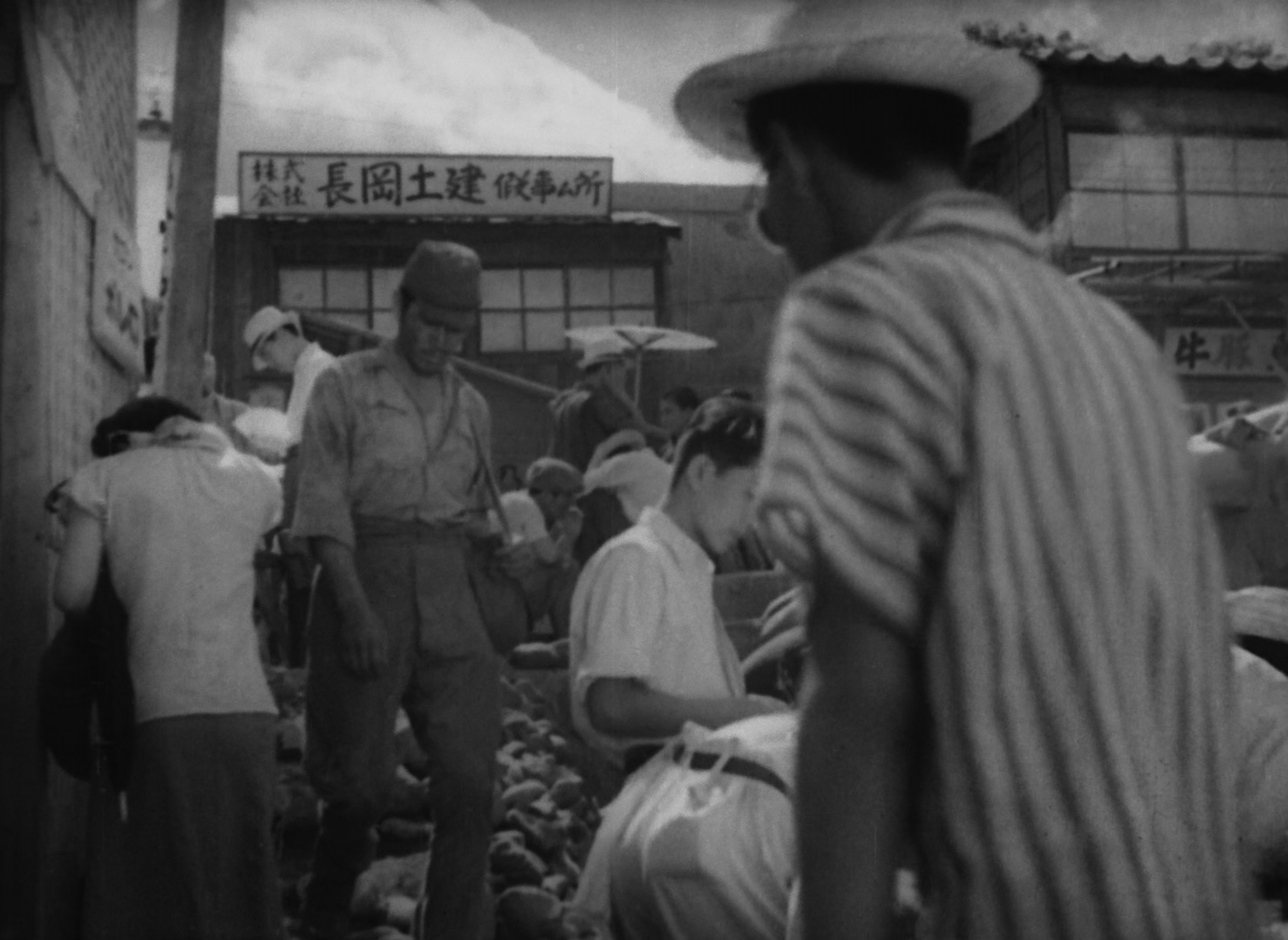 Бездомный пёс (Nora inu) 1949.mkv_snapshot_00.25.41.540.png