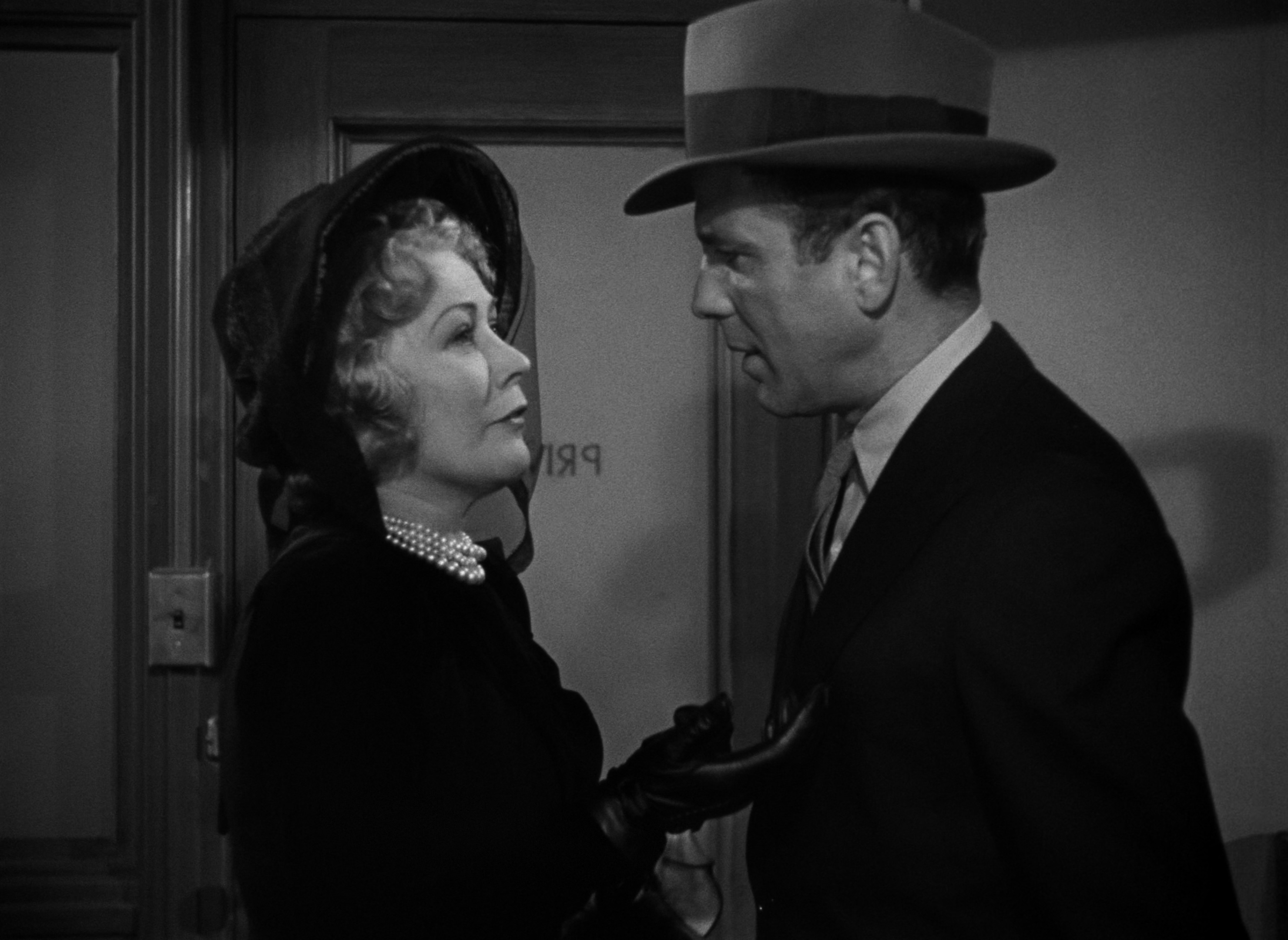 Мальтийский сокол (The Maltese Falcon) 1941.mkv_snapshot_00.14.20.860.png