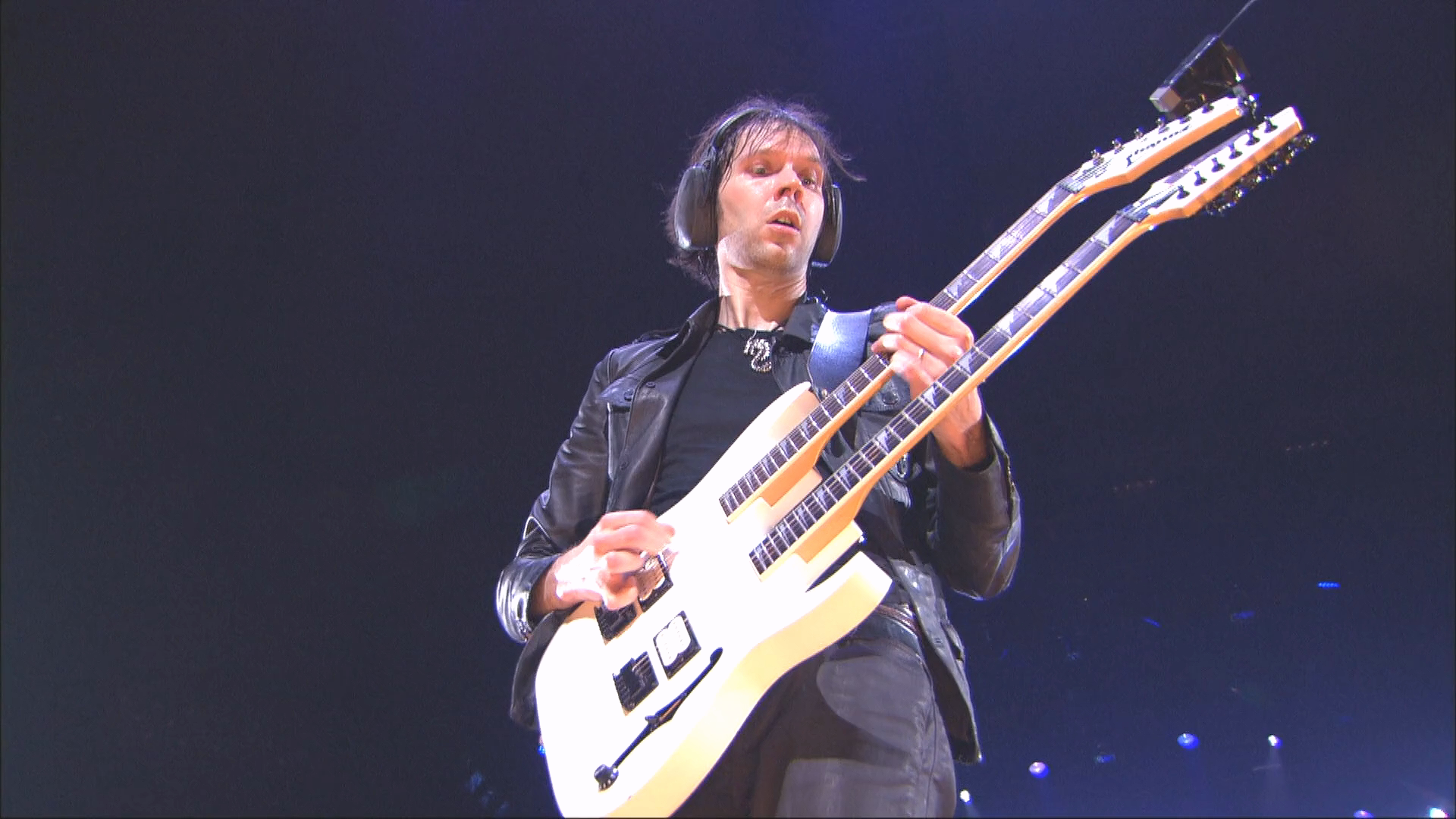 Mr. Big - Back To Budokan (Next Time Around 2009 Tour) [2011, Hard rock, BDRip 1080p].mkv_20230415_094051.478.png