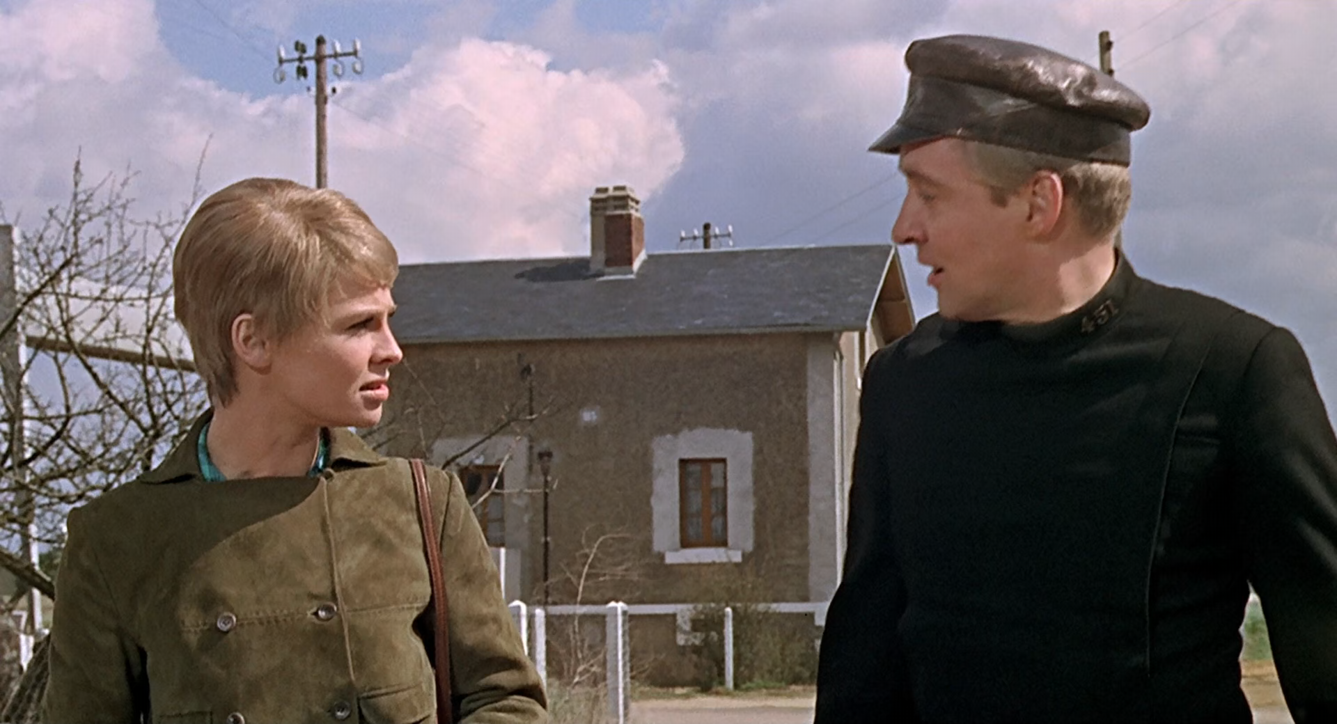 451 градус по Фаренгейту (Fahrenheit 451) 1966.mkv_snapshot_00.11.10.670.png