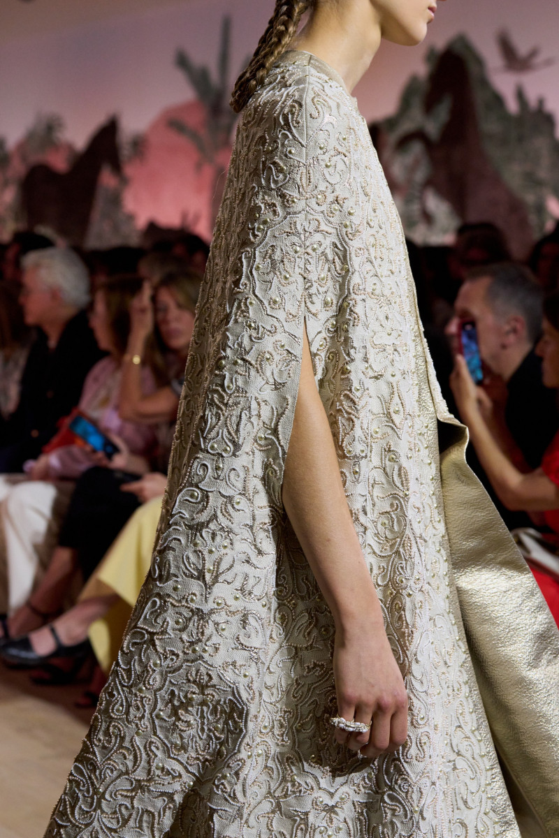 00110-christian-dior-fall-2023-couture-details-credit-gorunway.jpg