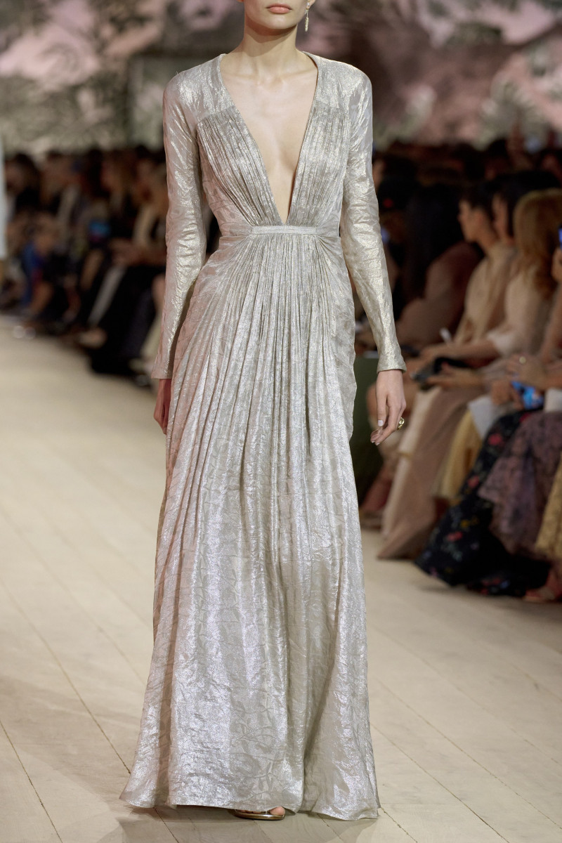 00086-christian-dior-fall-2023-couture-details-credit-gorunway.jpg