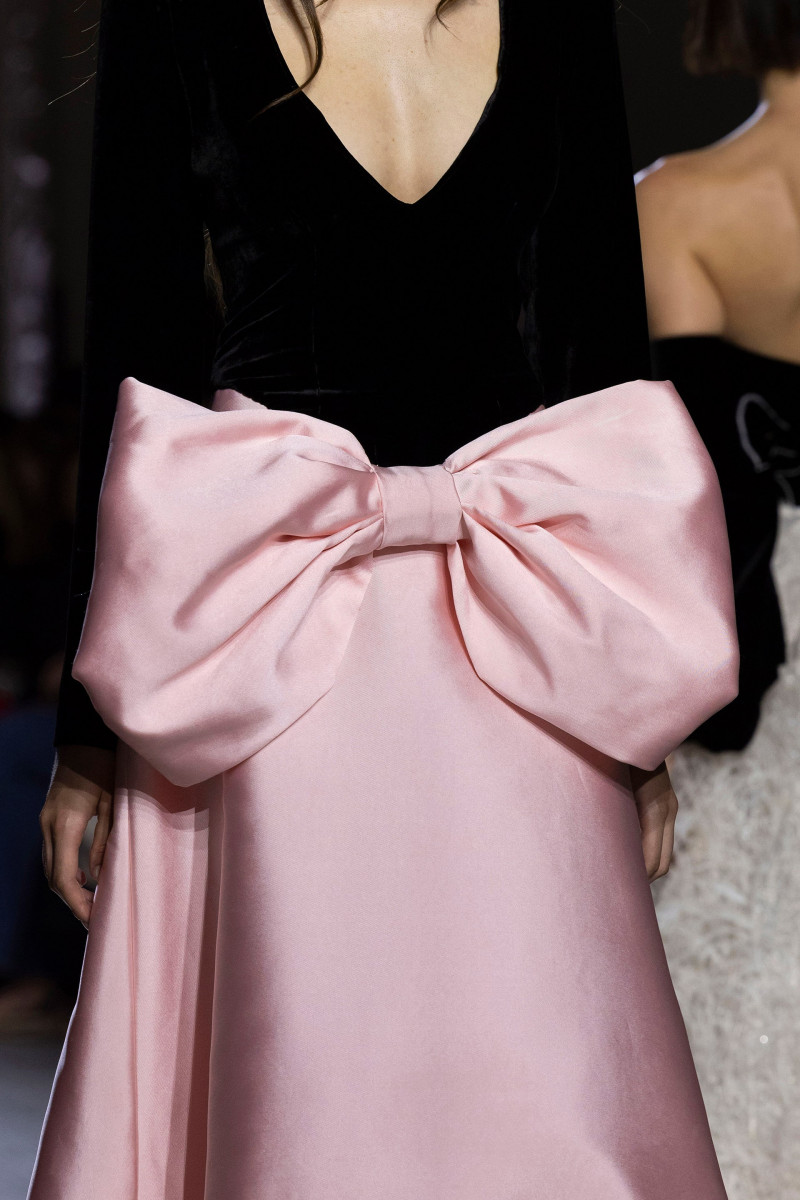 00060-celia-kritharioti-fall-2023-couture-details-credit-brand.jpg