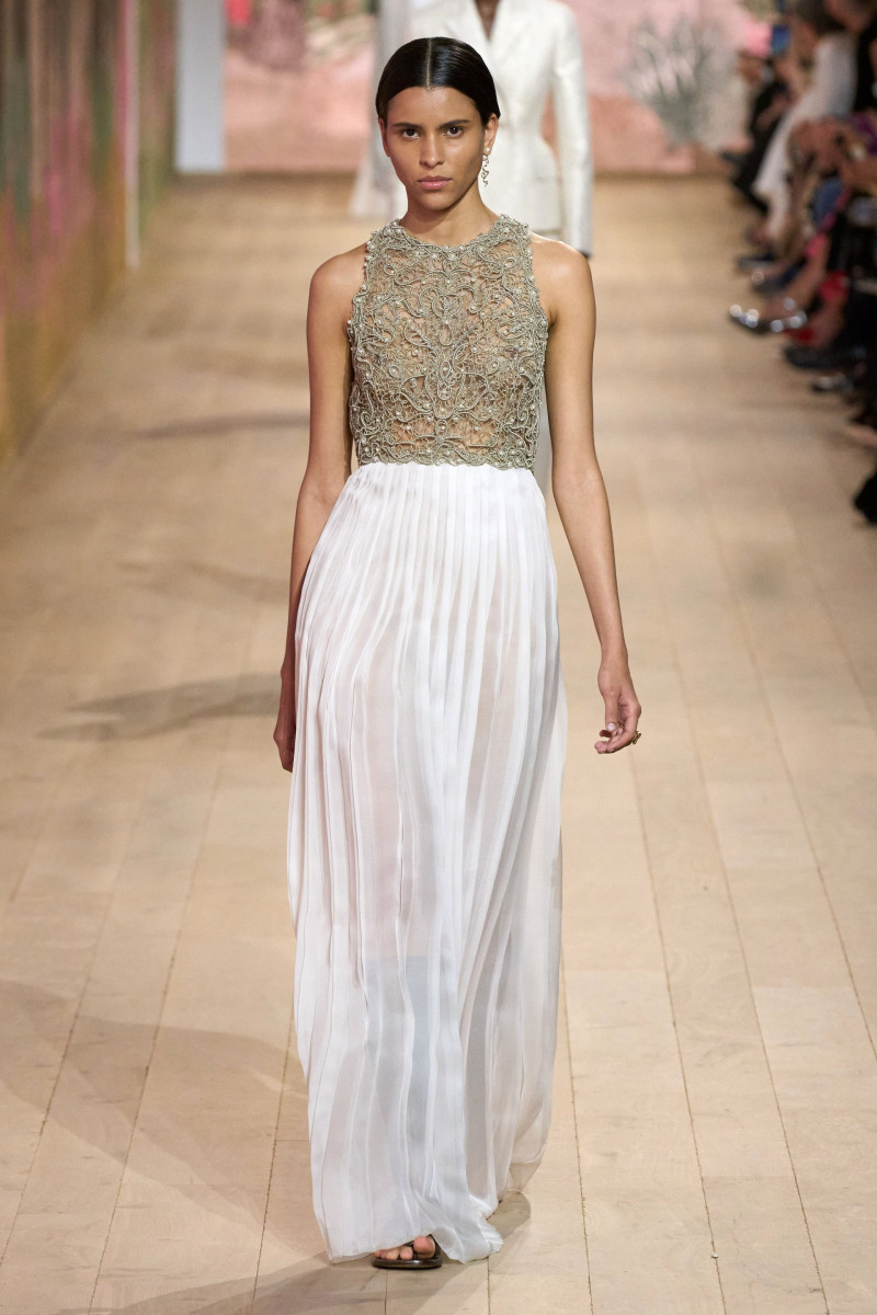 00051-dior-fall-2023-couture-credit-gorunway.jpg