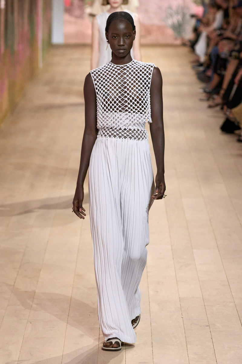 00019-dior-fall-2023-couture-credit-gorunway.jpg