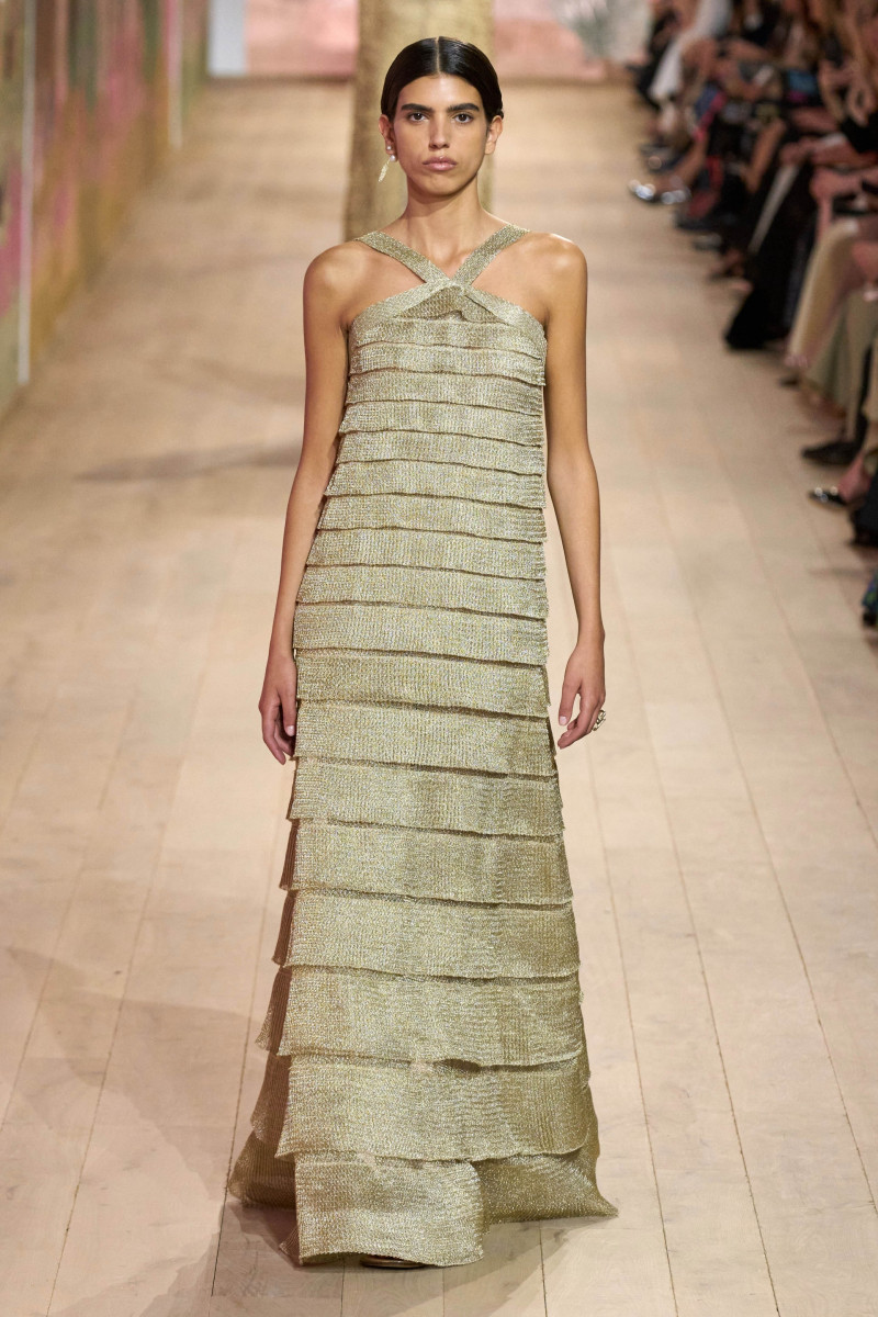 00059-dior-fall-2023-couture-credit-gorunway.jpg