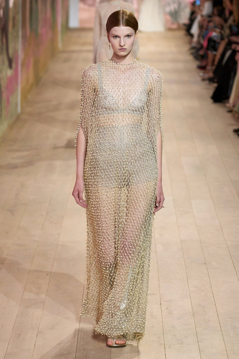 00062-dior-fall-2023-couture-credit-gorunway.jpg