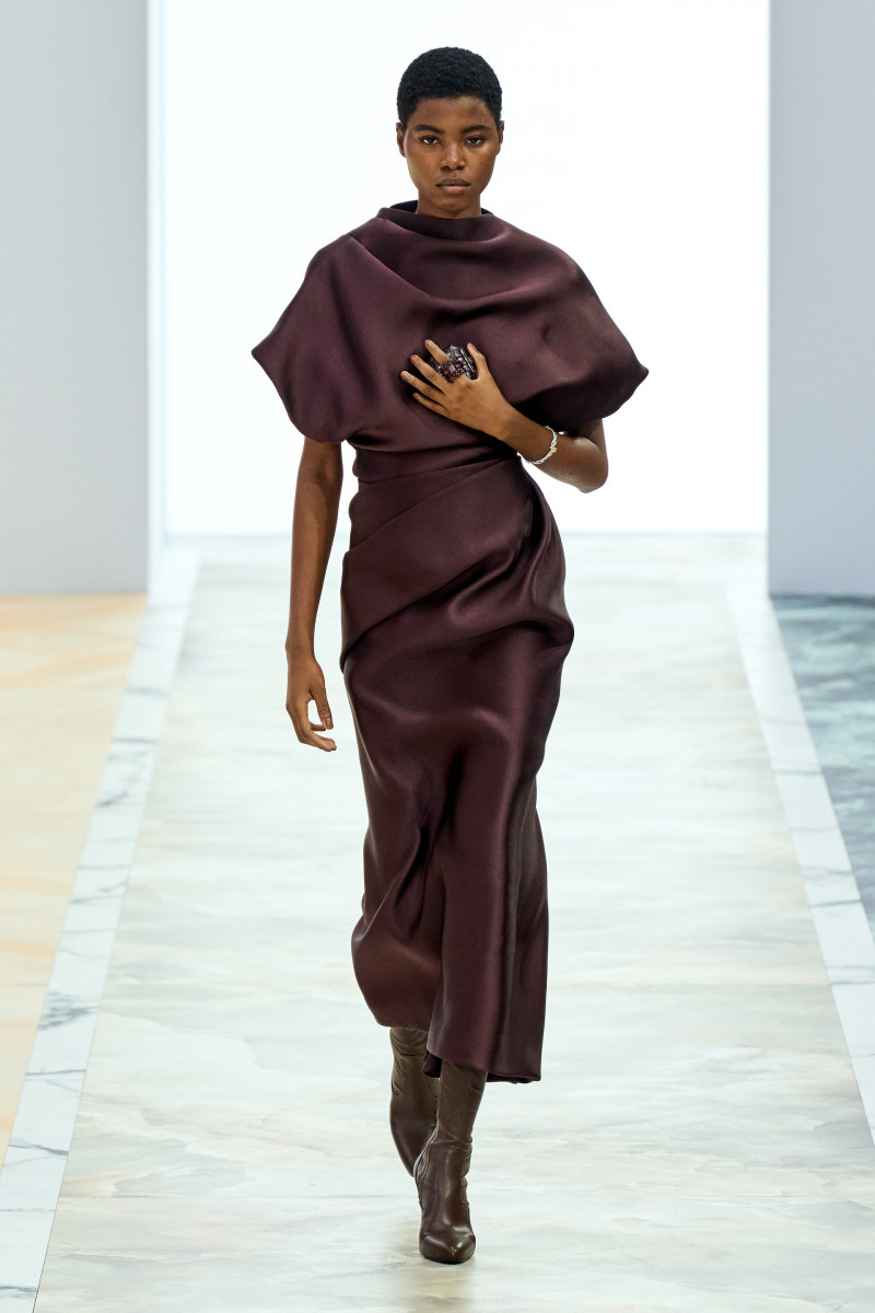 00004-fendi-fall-2023-couture-credit-gorunway.jpg