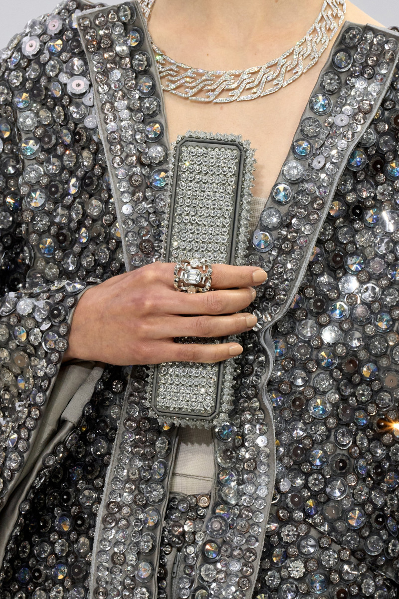 00077-fendi-fall-2023-couture-details-credit-gorunway.jpg