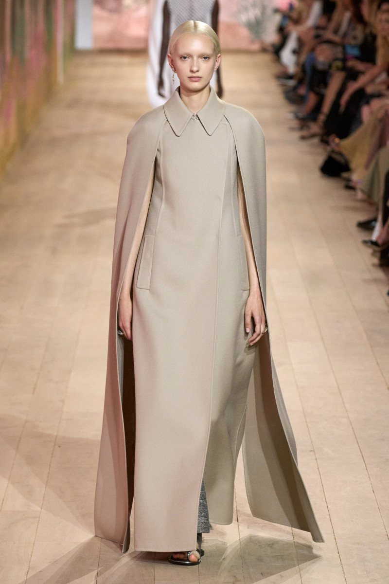 00018-dior-fall-2023-couture-credit-gorunway.jpg