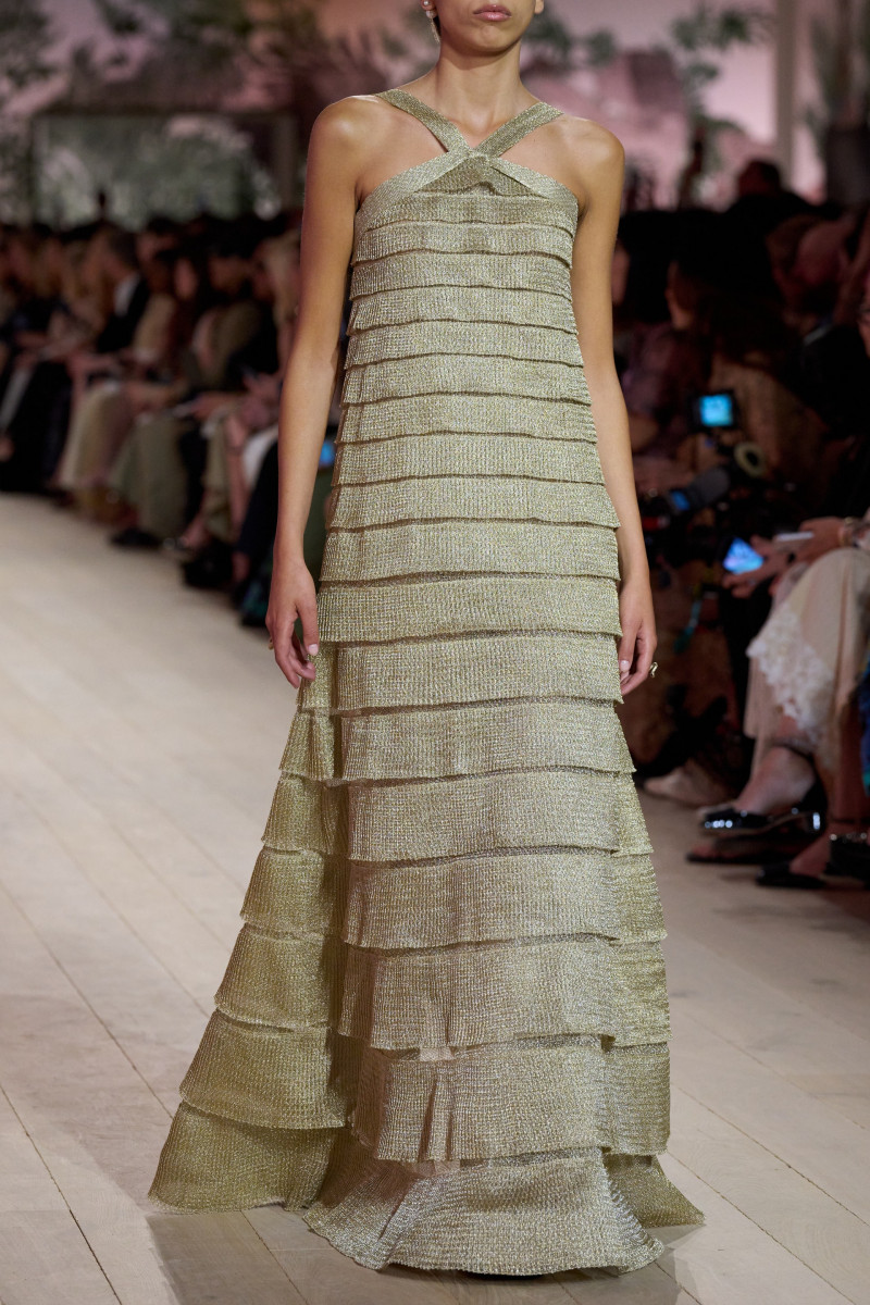 00112-christian-dior-fall-2023-couture-details-credit-gorunway.jpg