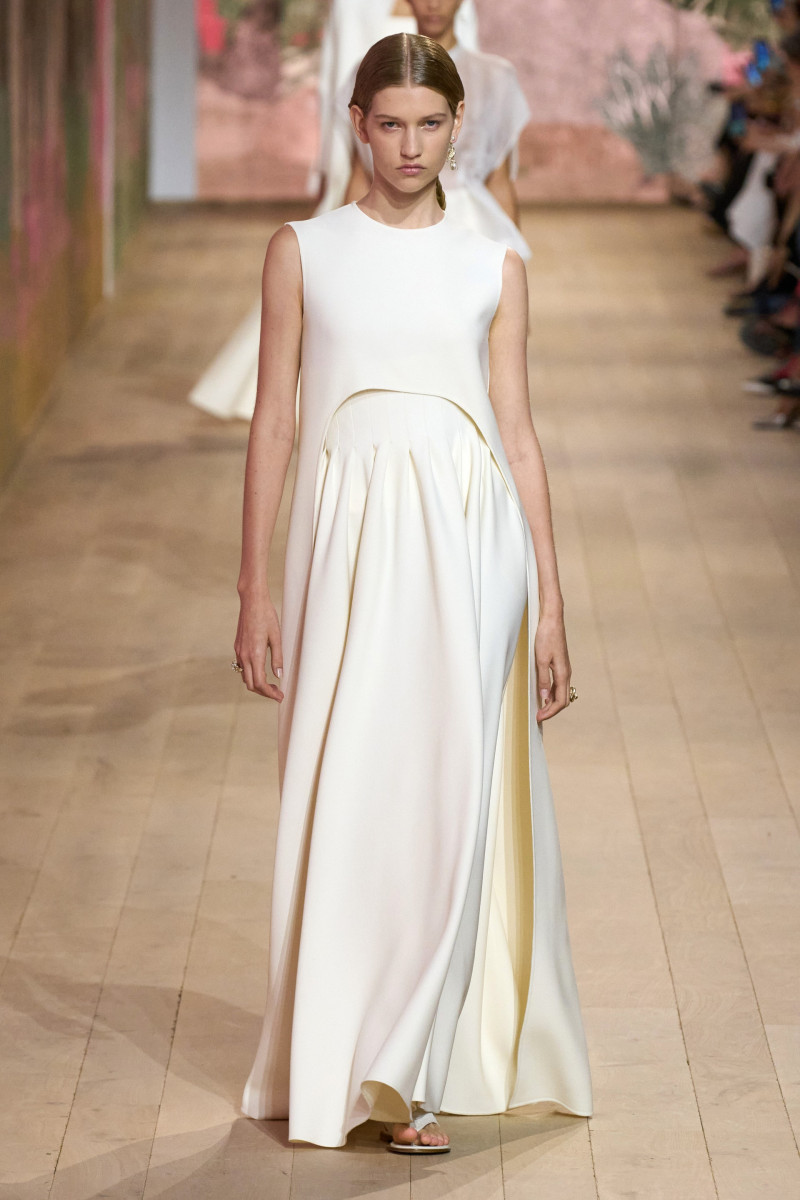 00002-dior-fall-2023-couture-credit-gorunway.jpg