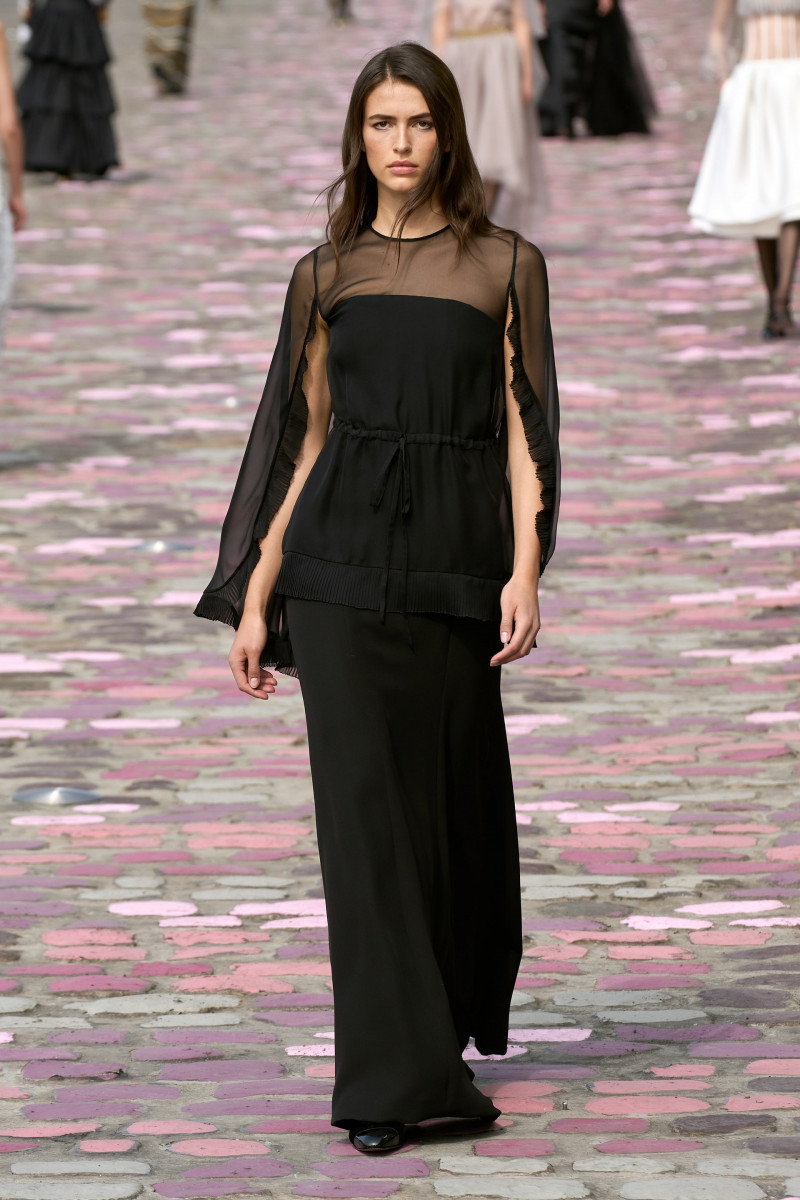 00044-chanel-fall-2023-couture-credit-gorunway.jpg