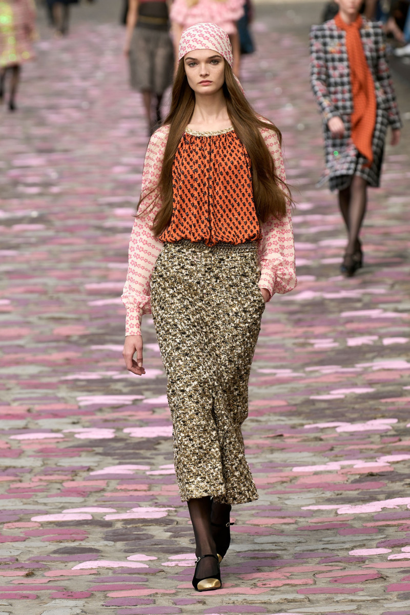 00024-chanel-fall-2023-couture-credit-gorunway.jpg