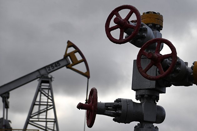 Стоимость нефти снижается на статистике из США и докладе ОПЕК