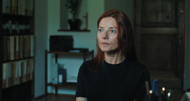 Parade 2022 WEB-DLRip.avi_snapshot_00.15.30.png