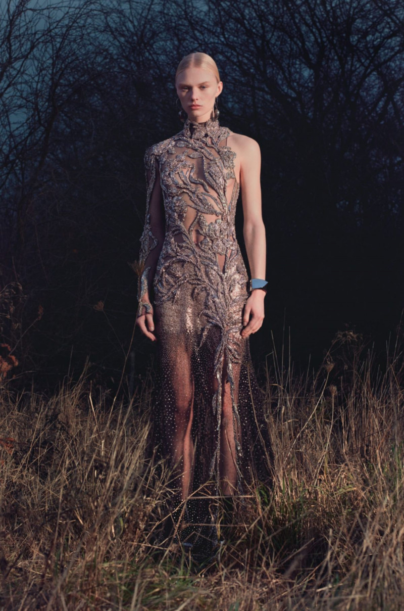 Alexander-McQueen-pre-fall-20-5462-1578994135.jpg