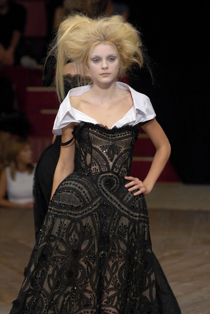 Alexander+McQueen+Spring+2007+2NwSOoWRNSjx.jpg