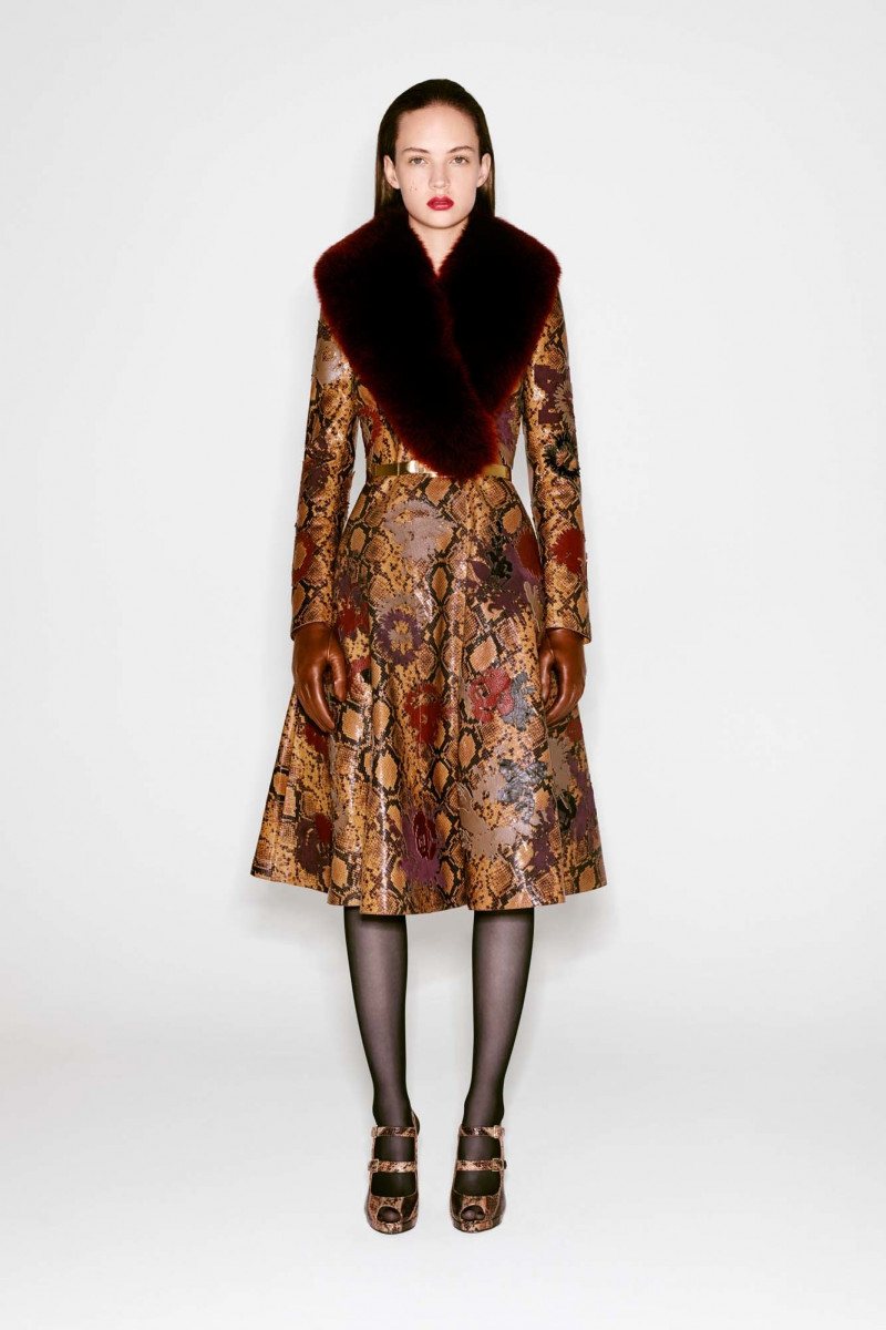 01-alexander-mcqueen-pf16.jpg