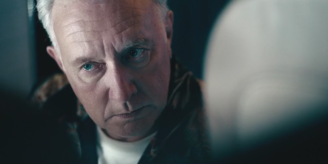 Hijack.S01E01.DUB.MVO.WEB-DLRip.mp4_snapshot_16.30_[2023.09.05_11.34.42].png
