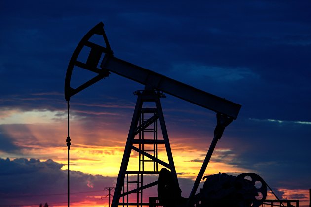 Цены на нефть перешли к росту во второй половине пятницы